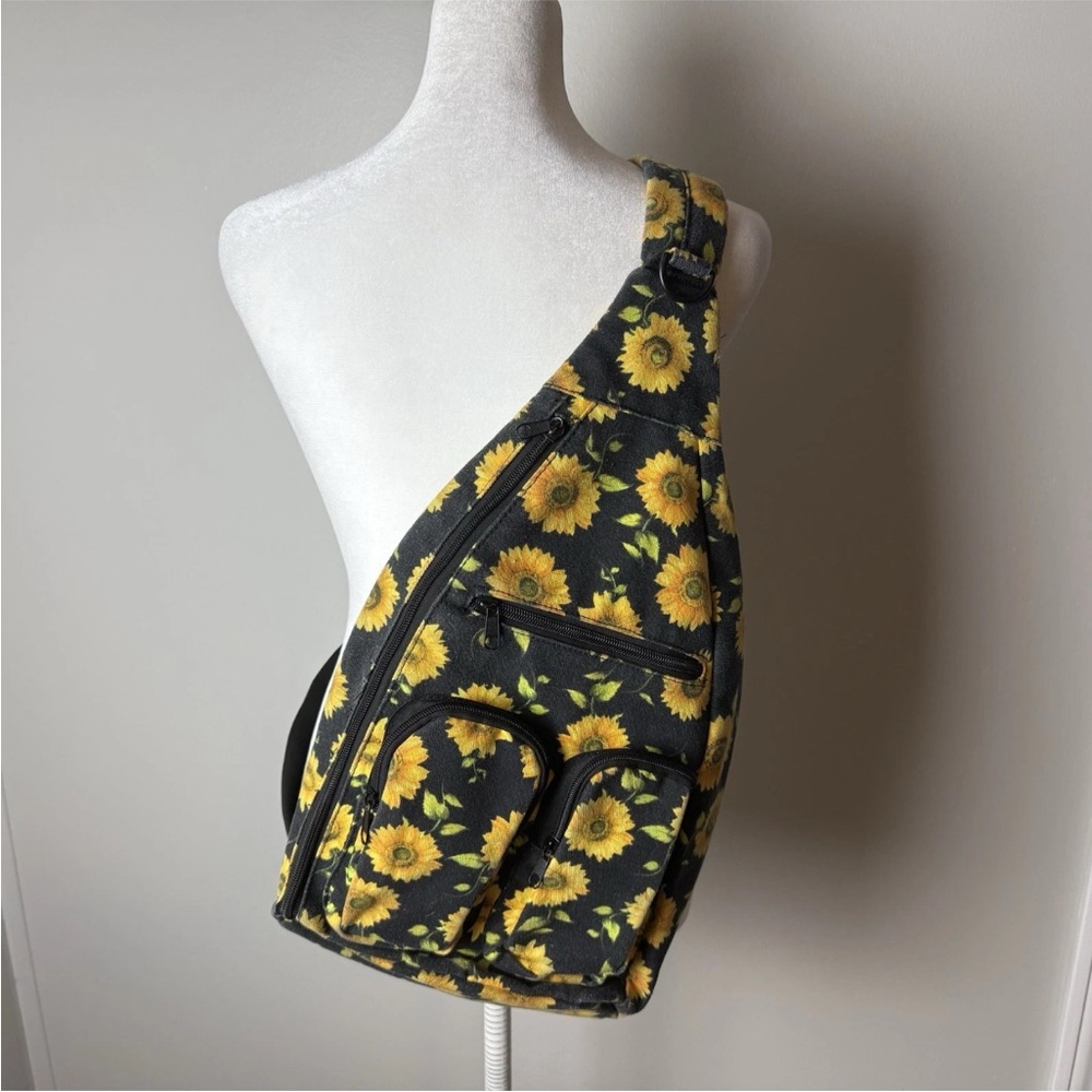 Cargo Sling Bag Sunflowers Black Gold Green Outer Pockets Inner Zip Pocket Clean - Picture 2 of 6